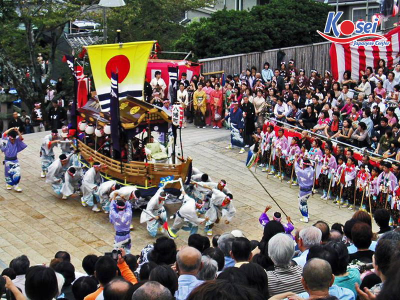 Mãn nhãn với lễ hội Nagasaki Kunchi tháng 10 tại Nhật Bản, ngập tràn màu sắc văn hóa thú vị