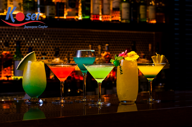 Từ vựng tiếng Nhật về đồ uống: “Cocktail” –  カクテル