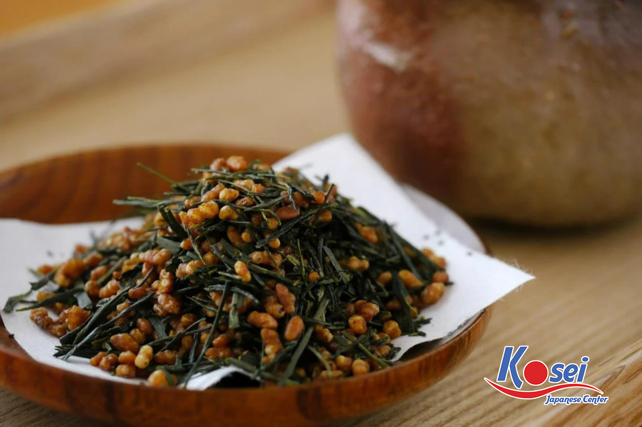 Bí mật cách pha trà gạo lứt của Nhật Bản