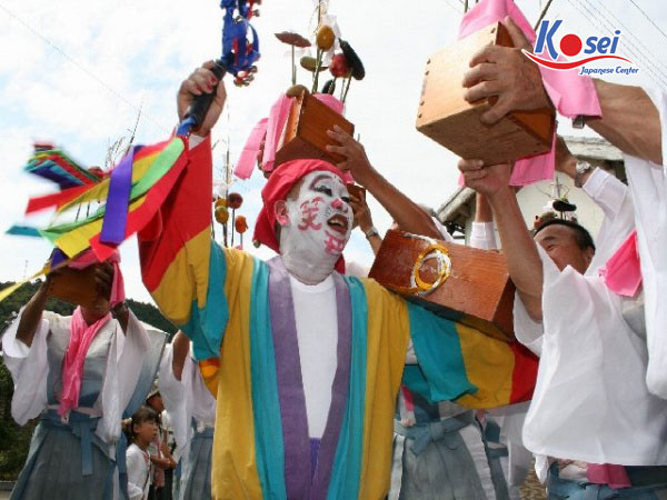 Bất ngờ trước lễ hội “ép buộc” tất cả người Nhật đều phải cười thả ga