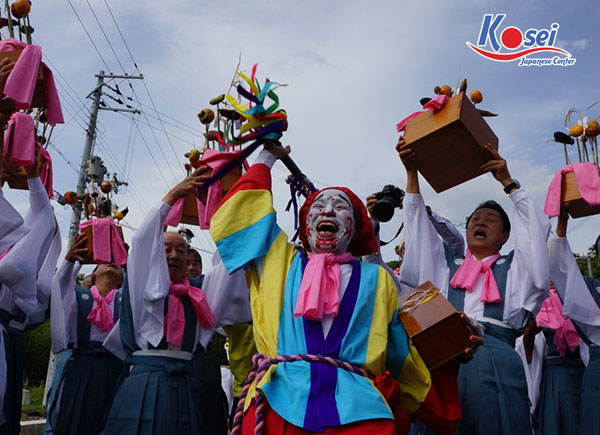 Bất ngờ trước lễ hội “ép buộc” tất cả người Nhật đều phải cười thả ga